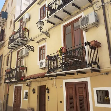 Casa Professa 2 Apartment *